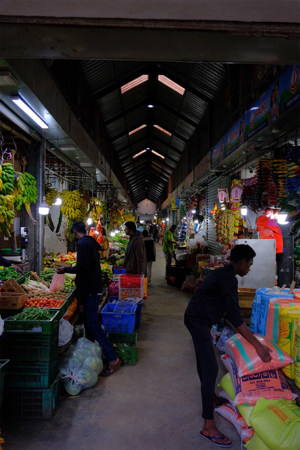 bustling-markets