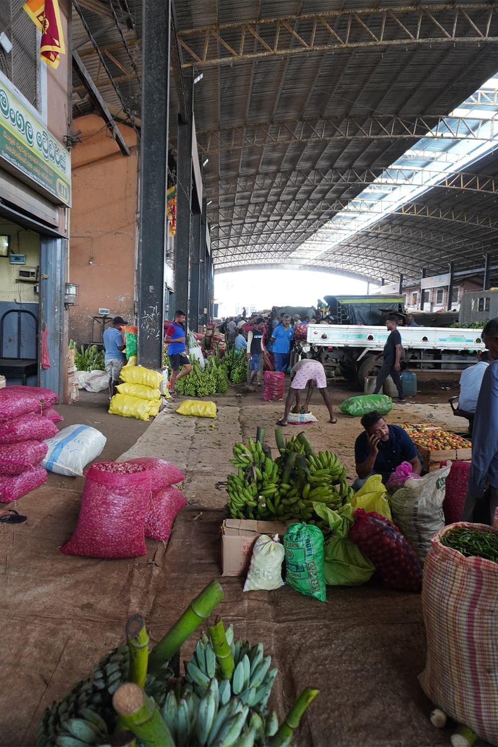 bustling-markets